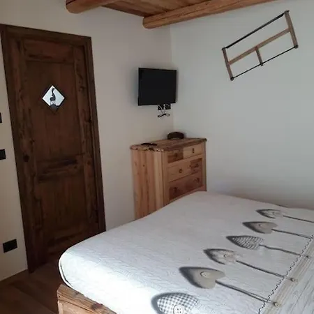아파트 La Maison. La Roccia Dello Stambecco 바르도네키아