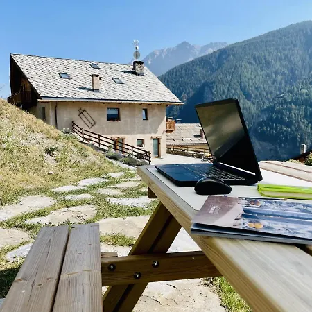 아파트 La Maison. La Roccia Dello Stambecco