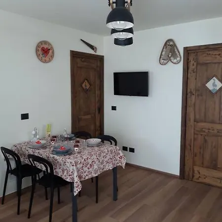 Apartment La Maison. La Roccia Dello Stambecco Bardonecchia